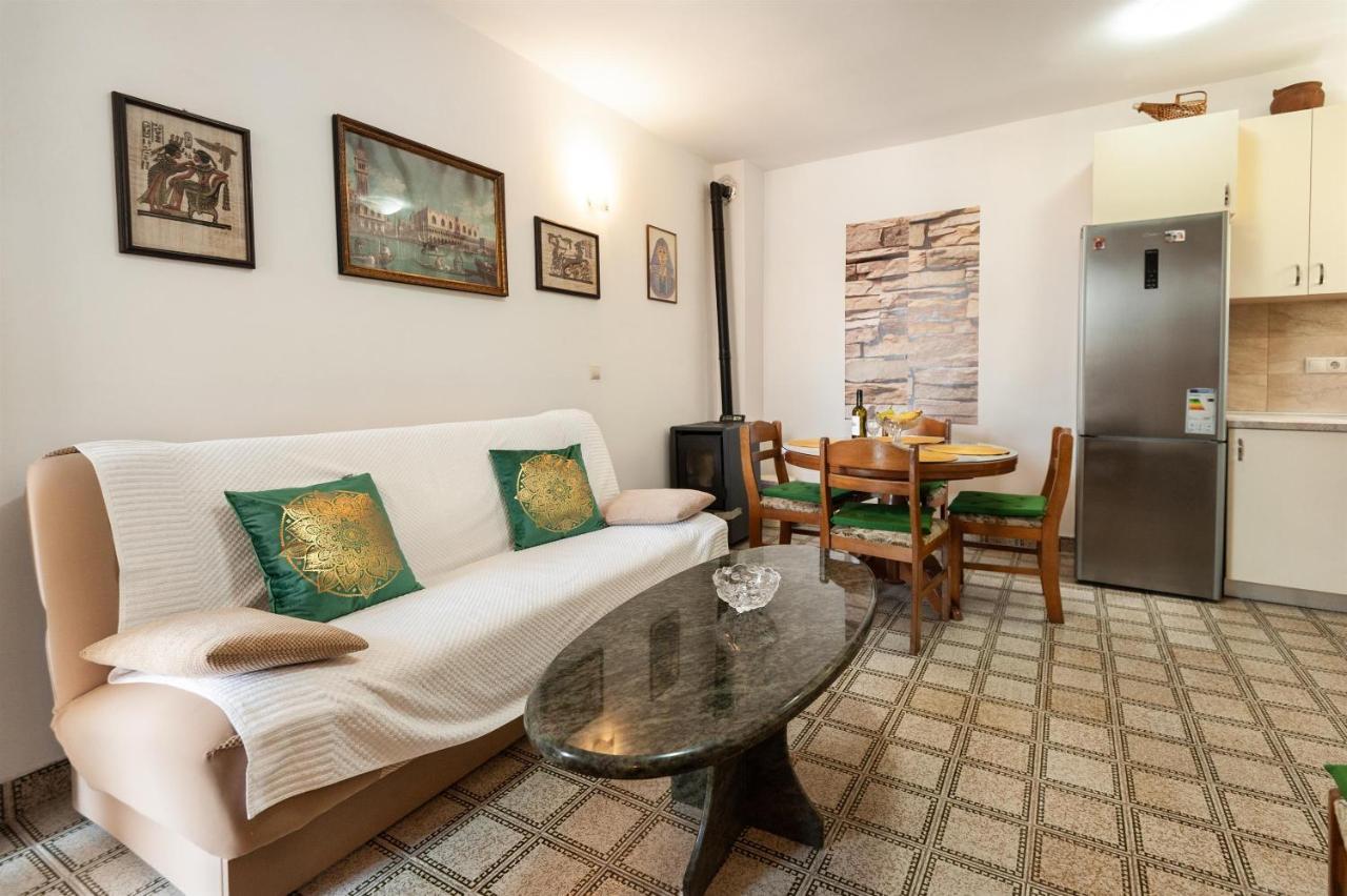 Apartments Antonija Omiš Extérieur photo